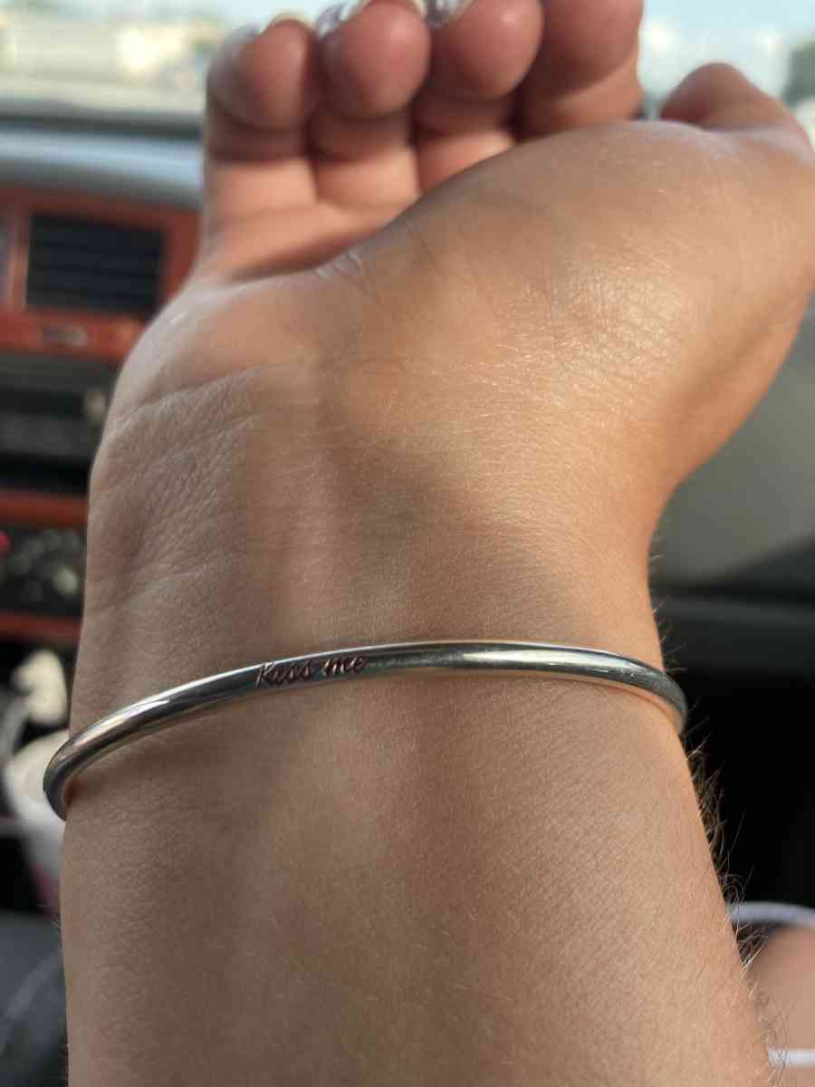 pandora silver kiss bangle - Bessemer, Alabama