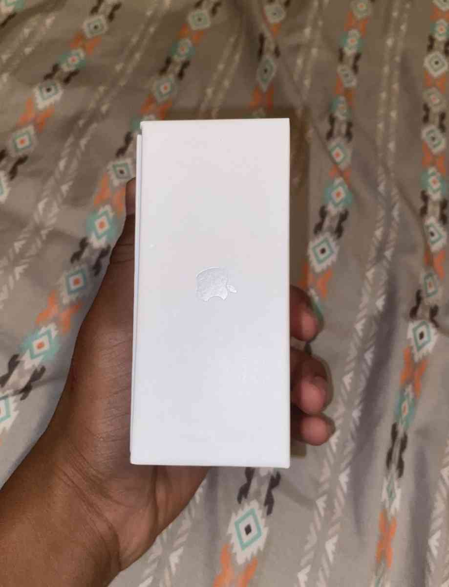 Apple AirPods Pro Charging Case Included And charger include - Dingmans Ferry, Pennsylvania - FleaMarketBay