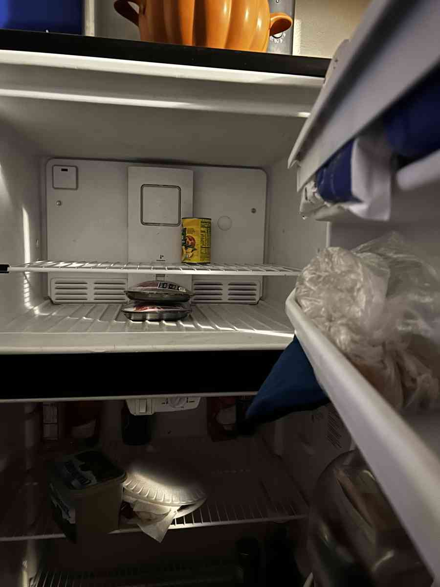 Frigidaire refrigerator - Tucson, Arizona