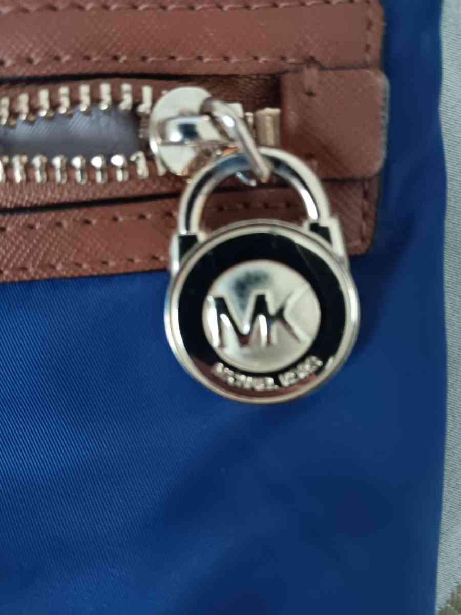 Michael Kors Crossbody Bag - Lubbock, Texas - FleaMarketBay