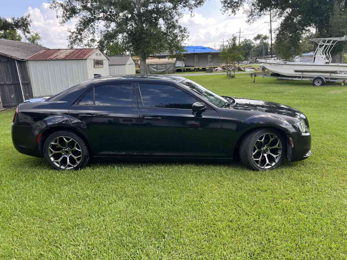 Chrysler 300 - Houma, Louisiana - FleaMarketBay