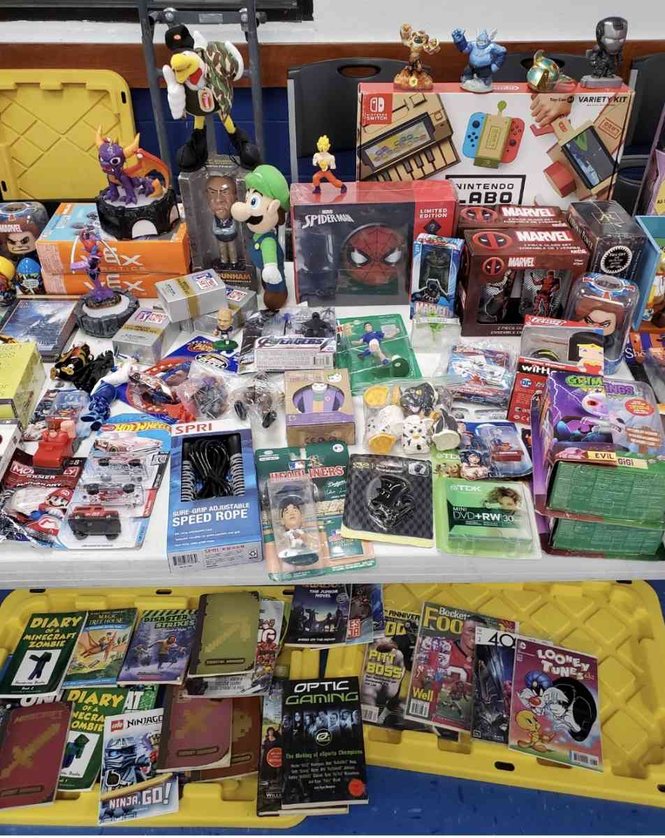 Toys sports cards Pokmon books tools dvd etc - Wayne, New Jersey - FleaMarketBay