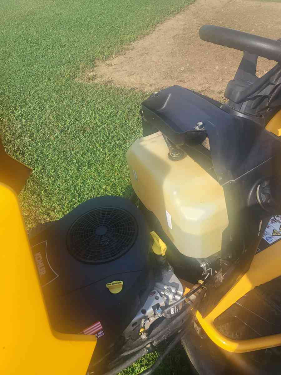cub cadet riding mower - Bowling Green, Kentucky - FleaMarketBay