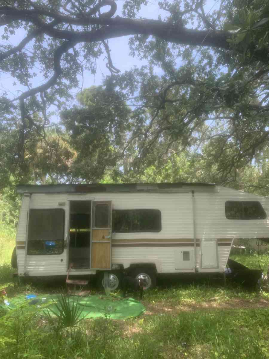 25ft 5th wheeler - Titusville, Florida