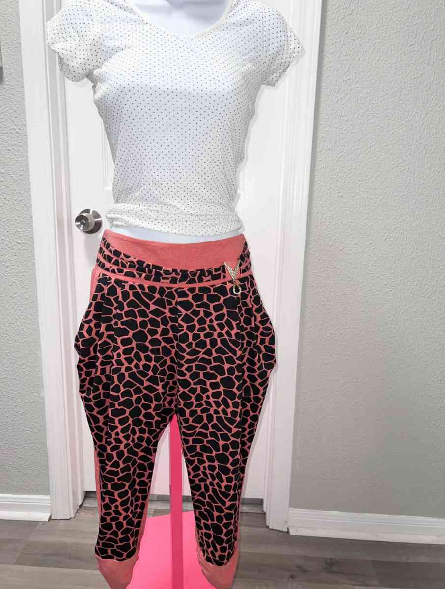 Coral Lepard Leggins - Houston, Texas