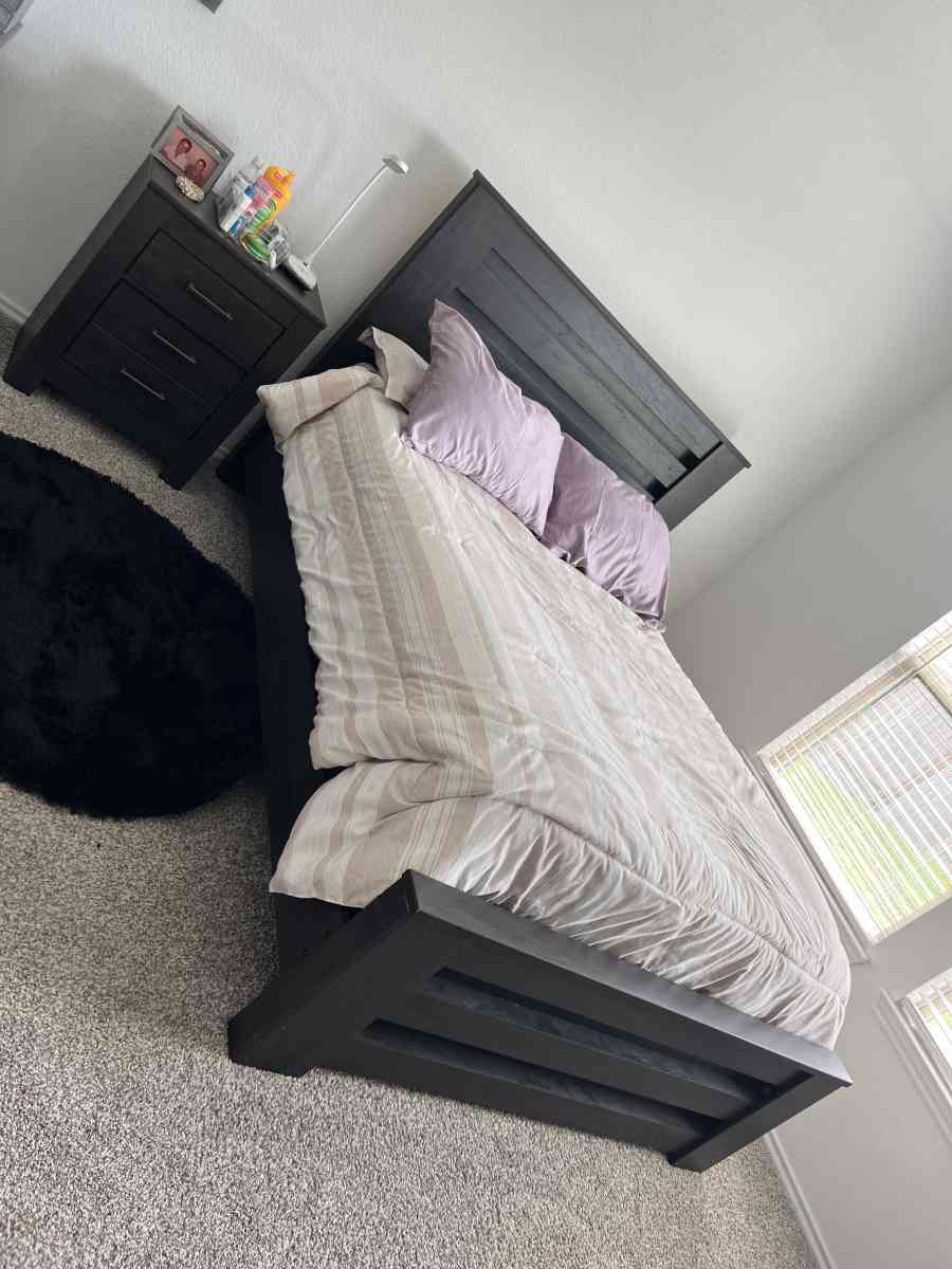 BROWN QUEEN BEDROOM SET - Katy, Texas