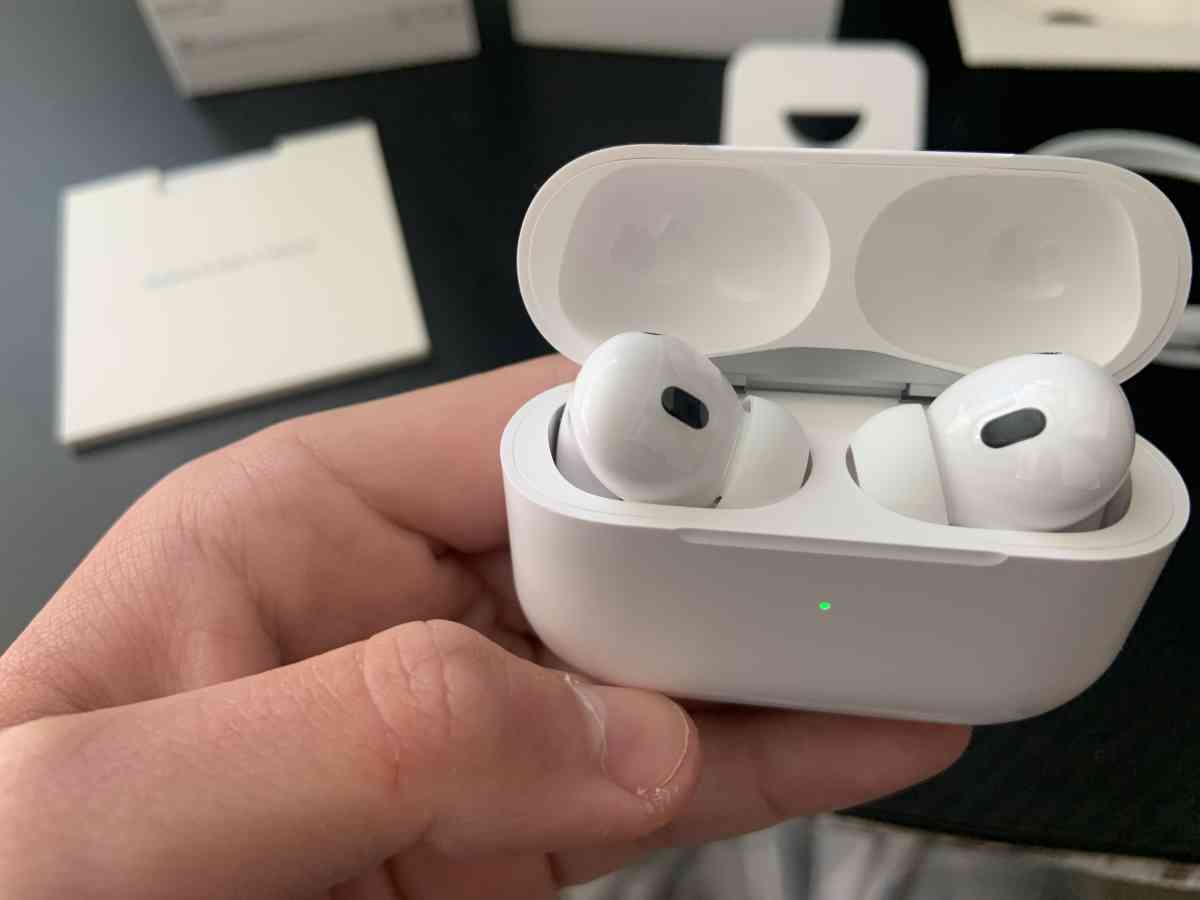AirPod Pro gen 2 BEST OFFERS - Everett, Washington - FleaMarketBay