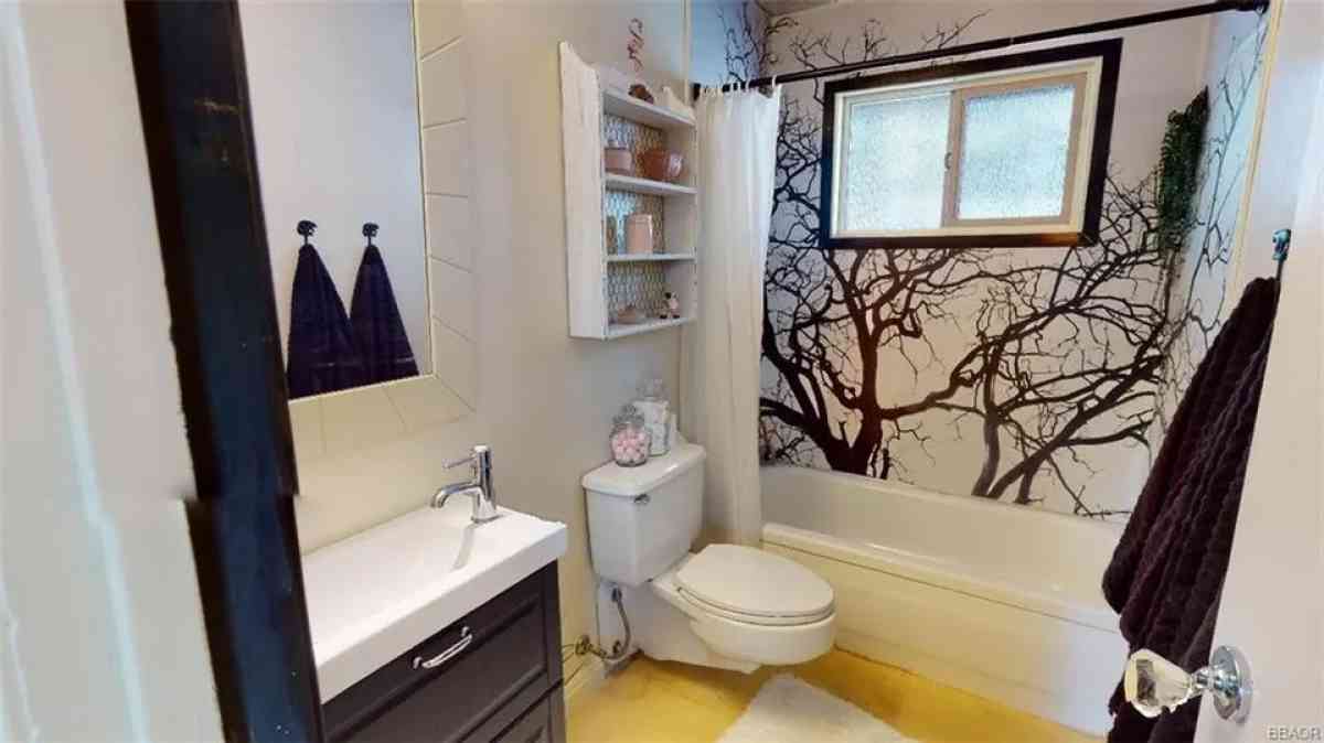 Wonderful 1bed 1bath condo unit for rent - Big Bear City, California - FleaMarketBay