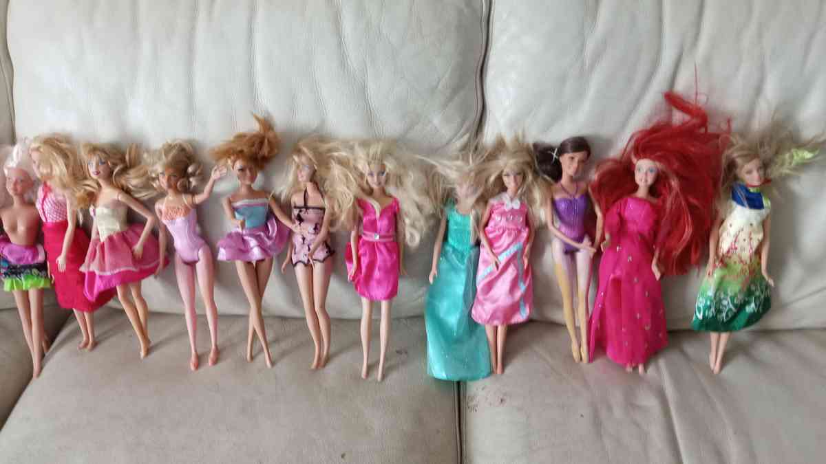 Barbie dolls - Vero Beach, Florida - FleaMarketBay