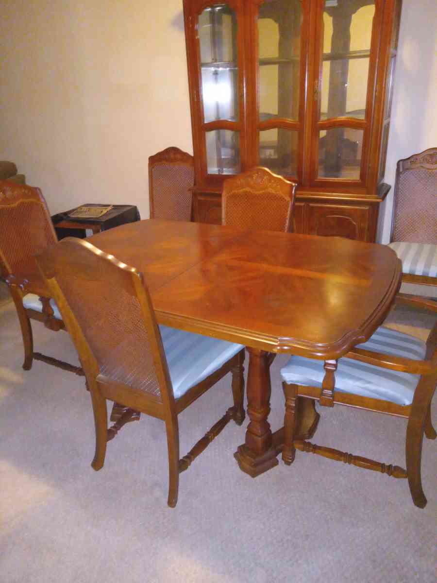 dinette set - Farmingdale, New York - FleaMarketBay