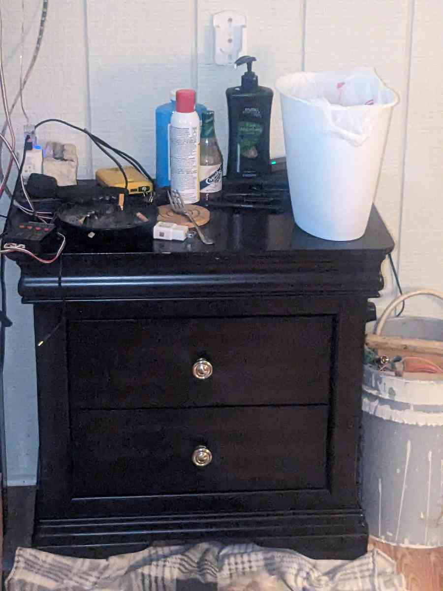 5 piece Bedroom set - Livingston, Texas - FleaMarketBay