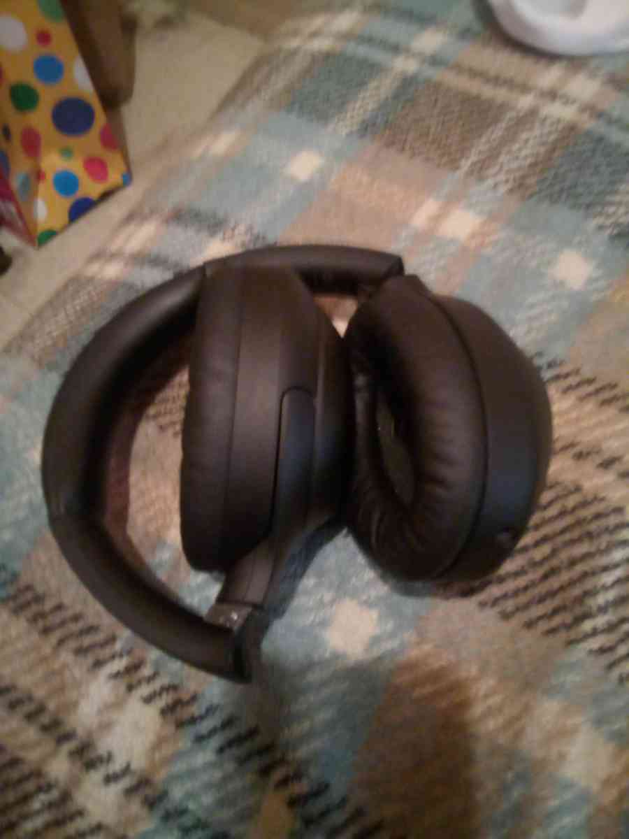 Bluetooth headphones - Detroit, Michigan - FleaMarketBay