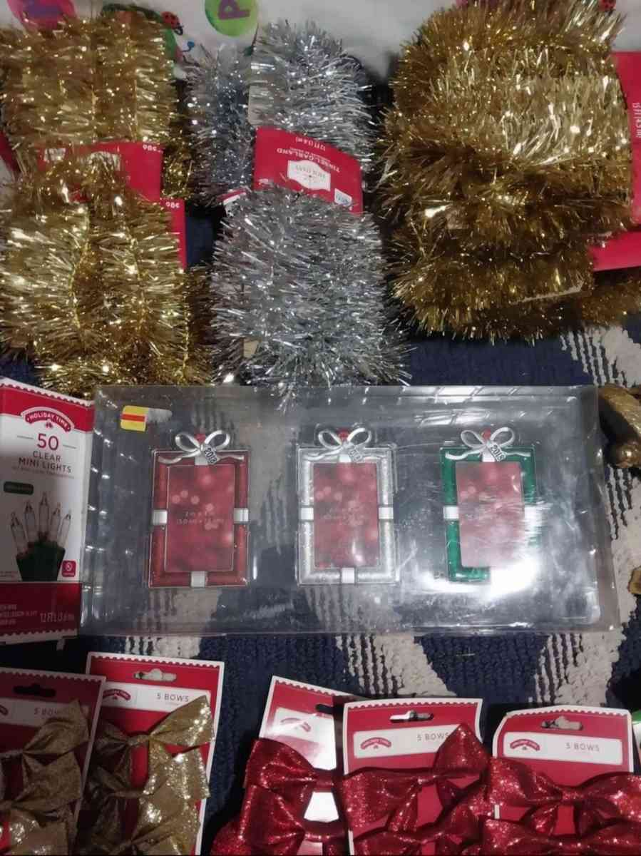 Christmas Decor - Leesville, South Carolina - FleaMarketBay