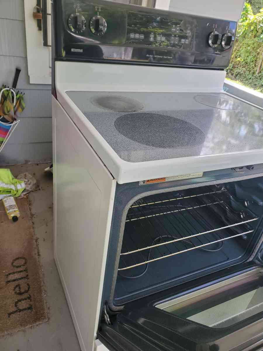 Electric Stove - Cleveland, Ohio - FleaMarketBay