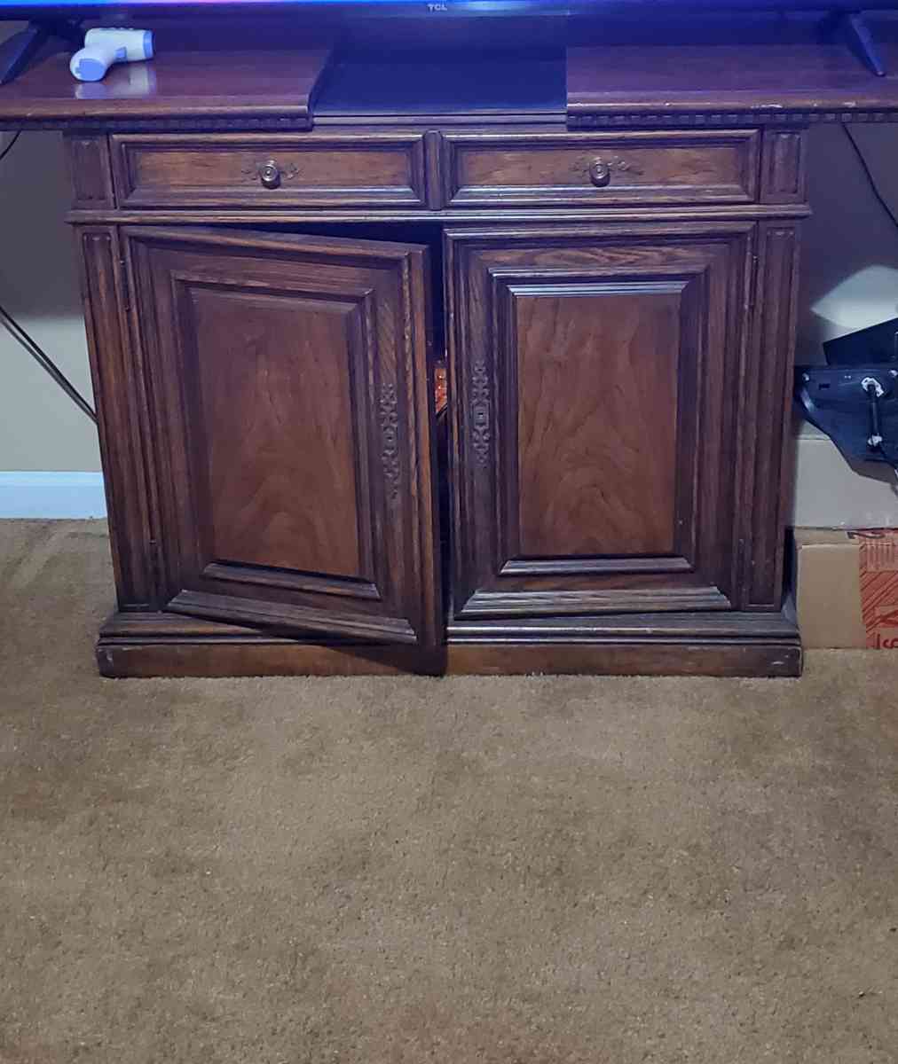 Wooden TV Stand - Jonesboro, Georgia