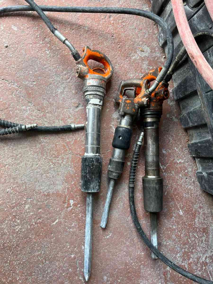 RIVET BUSTER APT 18768