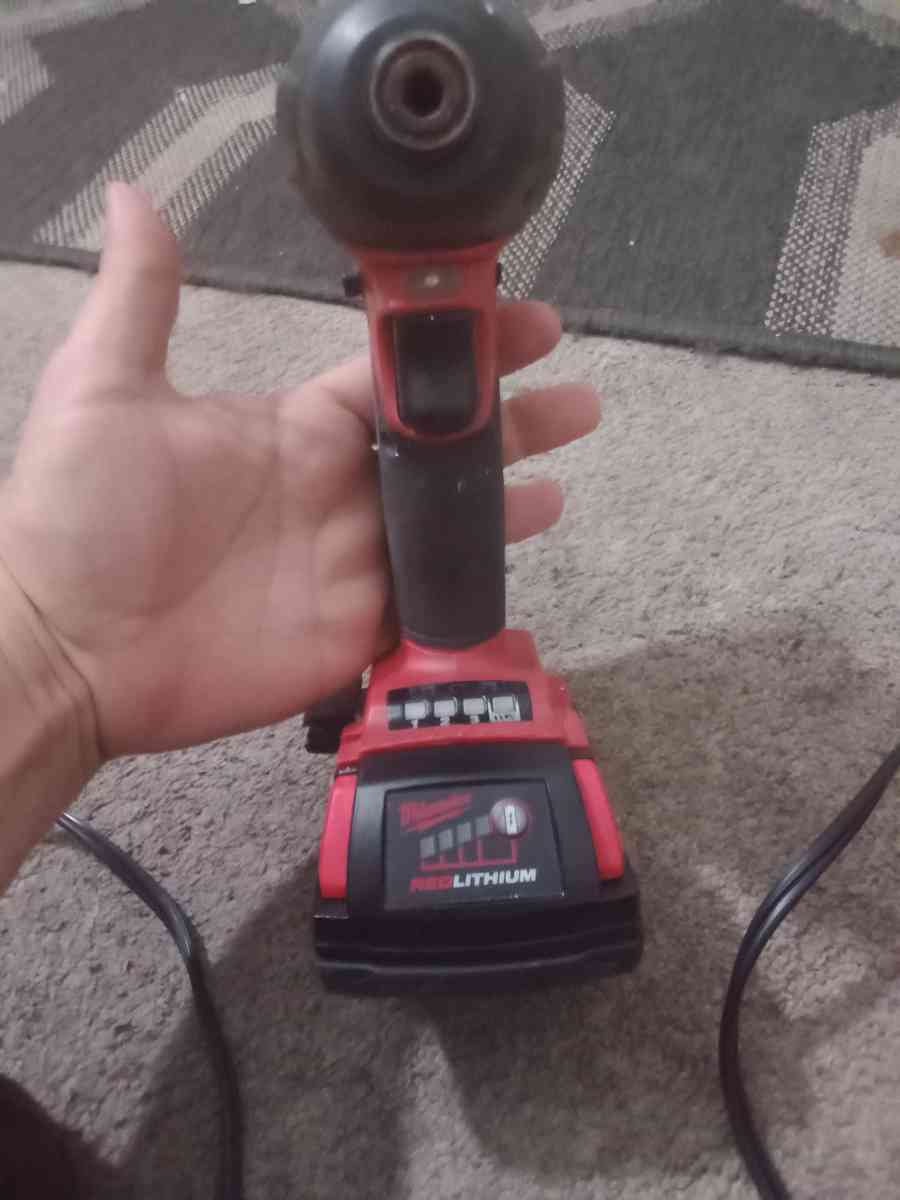 Milwaukee hex hydraulic driver and hex driver - Kansas City, Missouri - FleaMarketBay