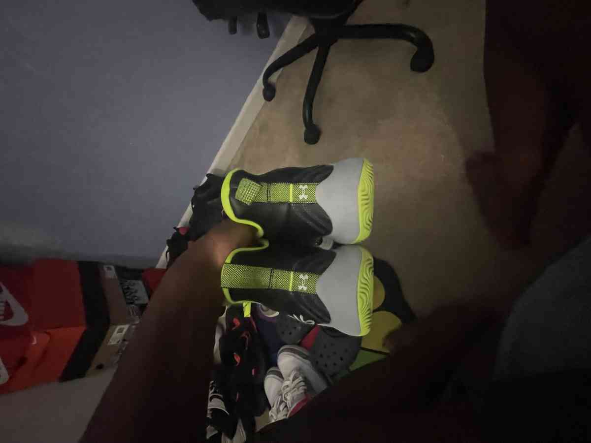 circuit currys size 9 - Statesville, North Carolina - FleaMarketBay