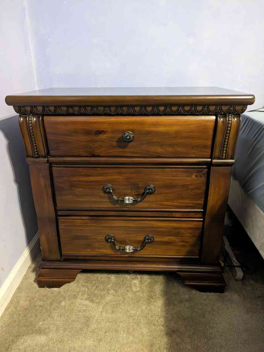 bedroom dressers - Butler, Pennsylvania - FleaMarketBay
