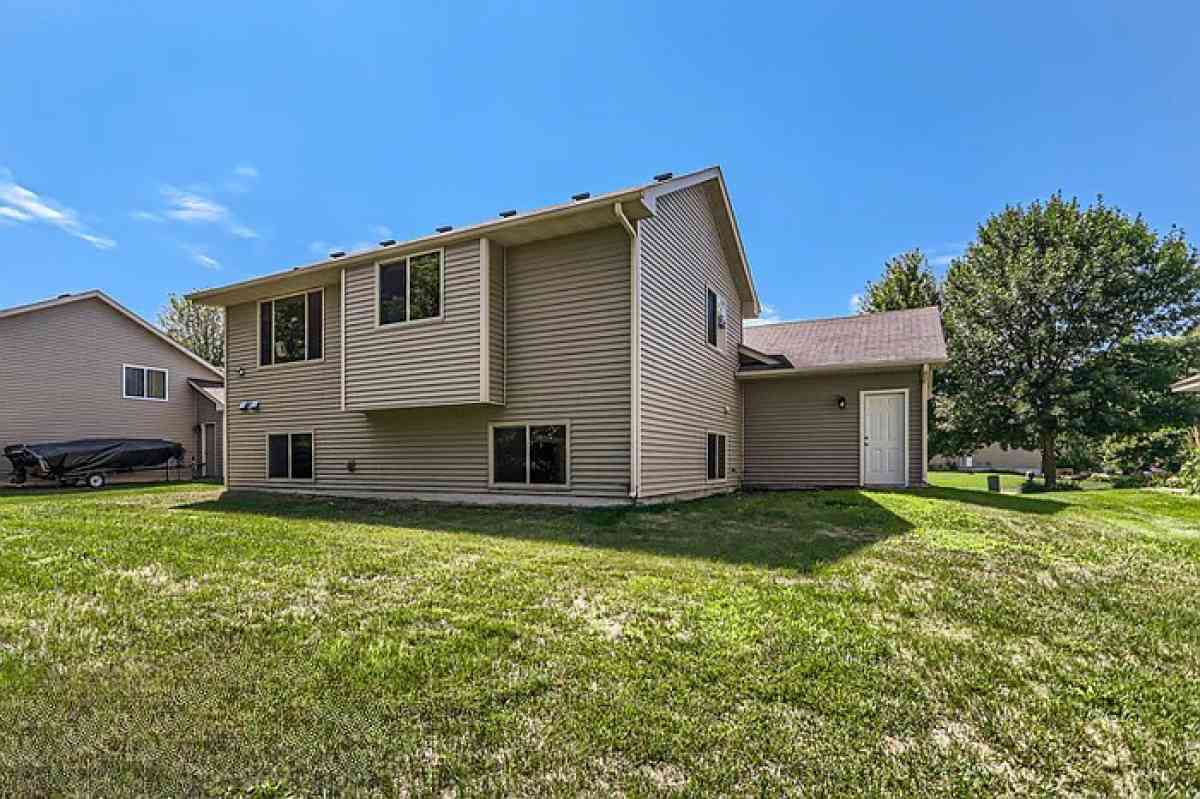 Beautiful single family housing - Minneapolis, Minnesota - FleaMarketBay