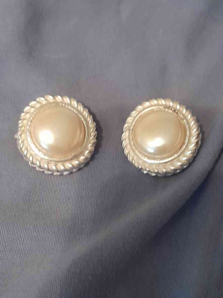 costume jewelry - Vinita, Oklahoma - FleaMarketBay