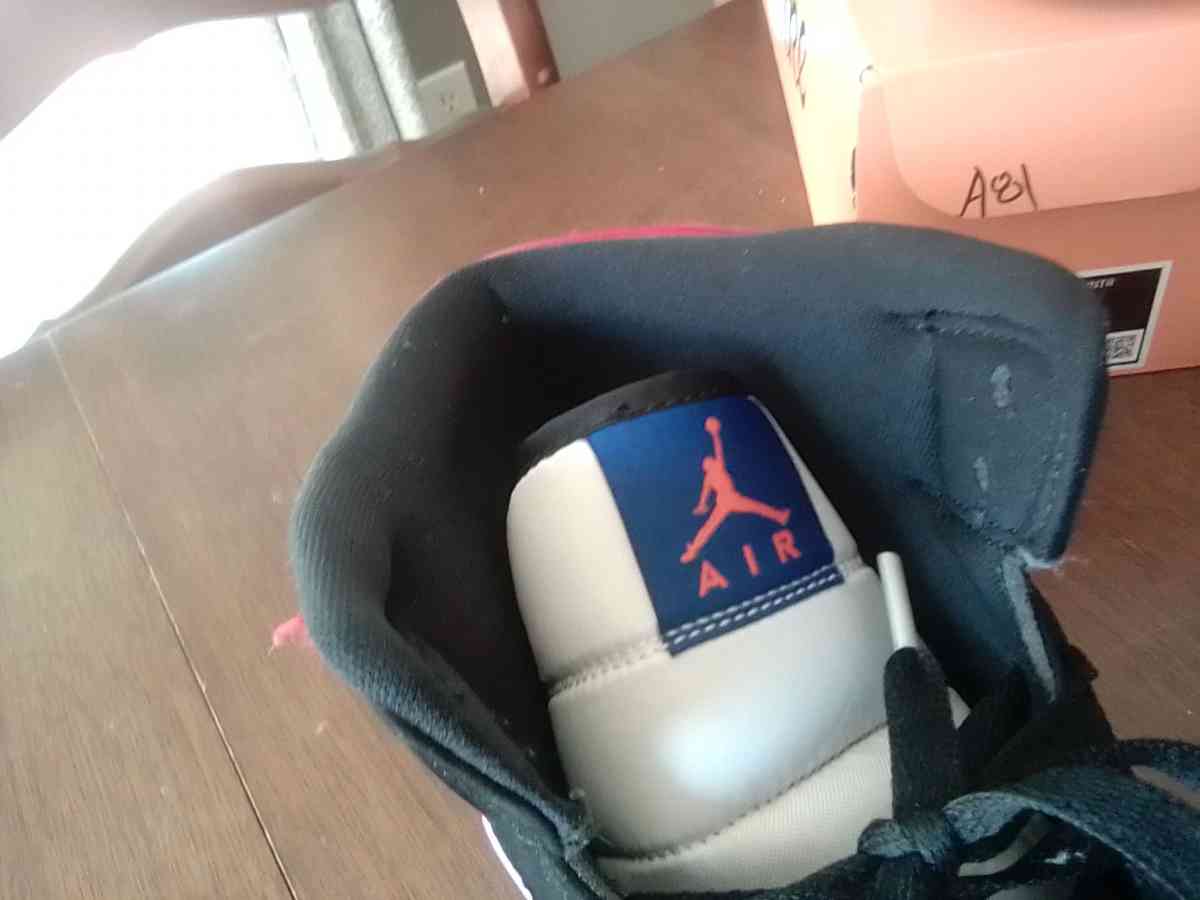 Cheap Nike shoe bundle - Riverside, California - FleaMarketBay