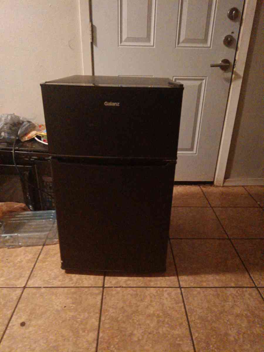 a mini refrigerator - Addison, Texas - FleaMarketBay