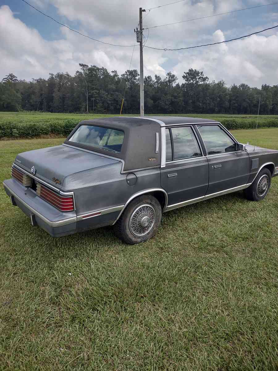 Chrysler New Yorker - Orrum, North Carolina - FleaMarketBay