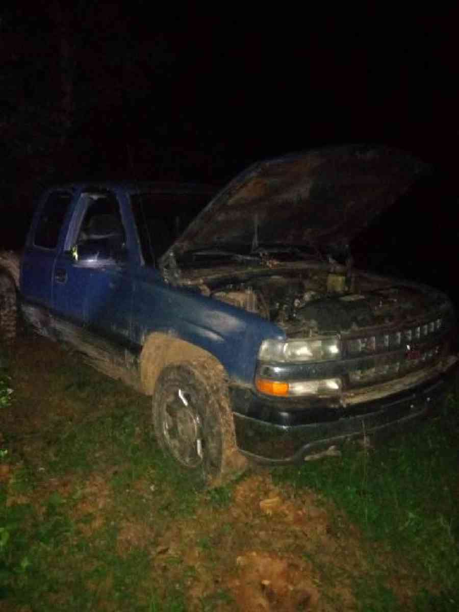 2001 Chevy Silverado - Clarksville, Tennessee - FleaMarketBay