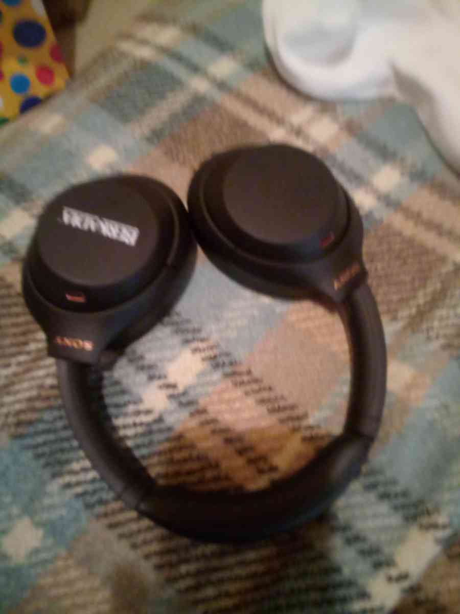 Bluetooth headphones - Detroit, Michigan - FleaMarketBay