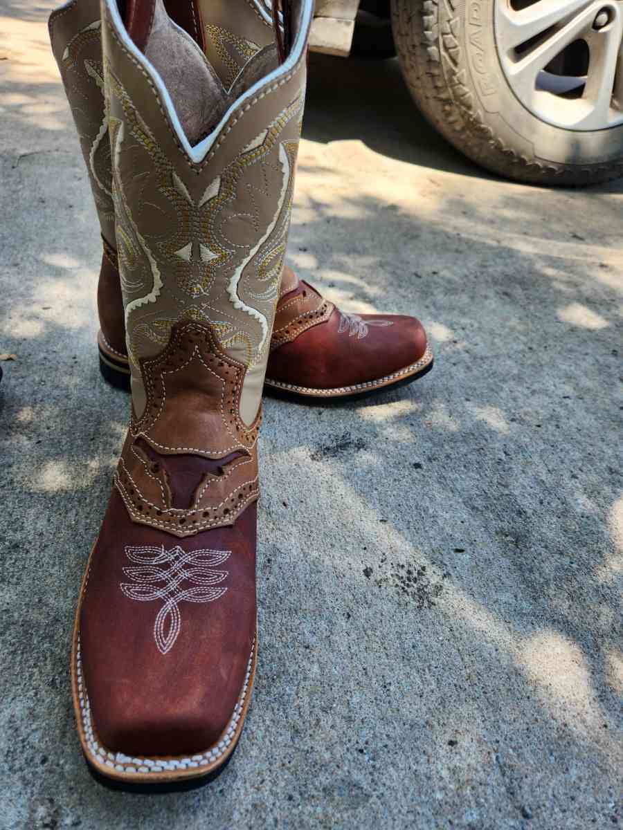 mens boots - Muskogee, Oklahoma - FleaMarketBay