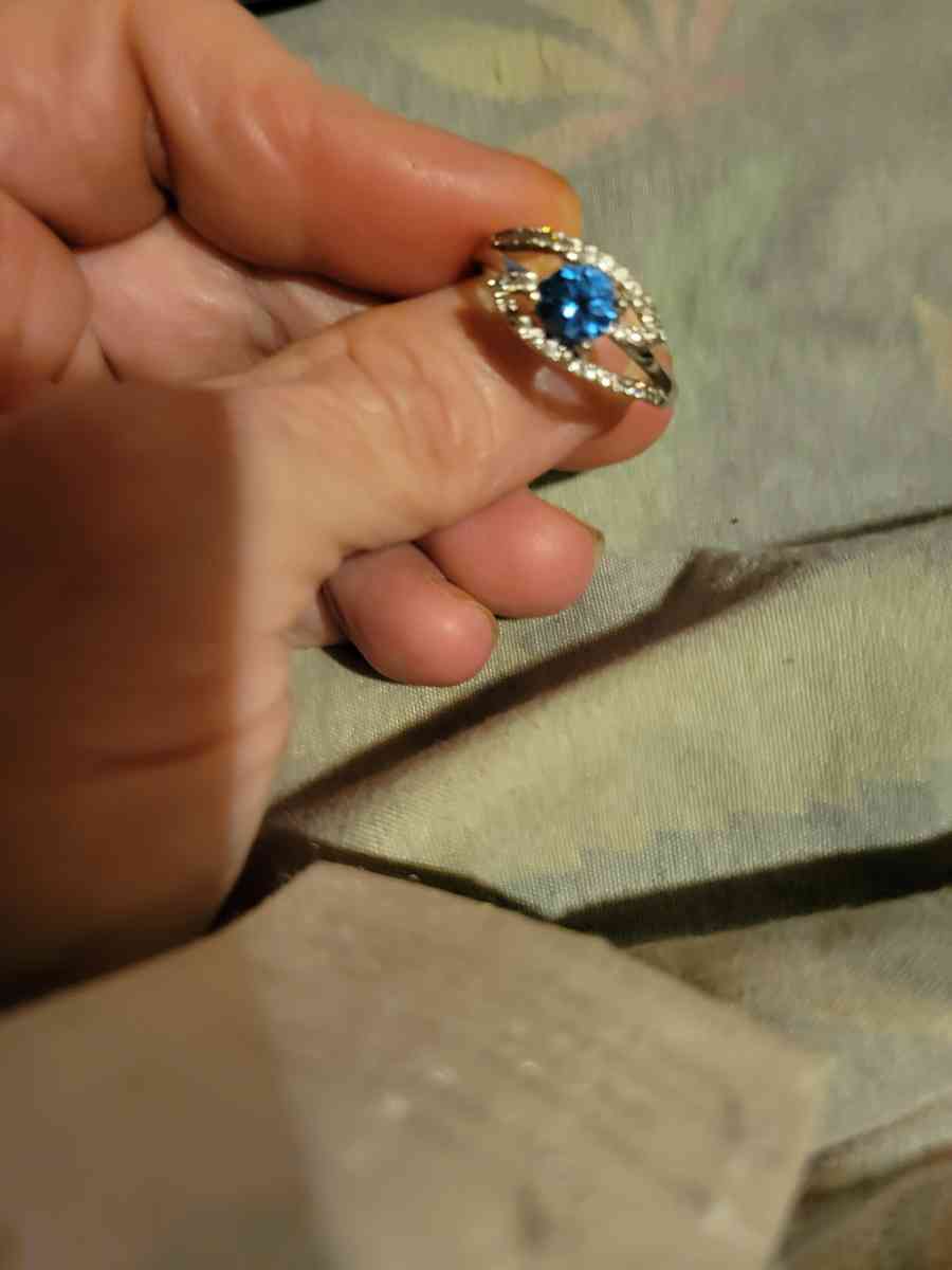 womans rings - Jacksonville, North Carolina - FleaMarketBay