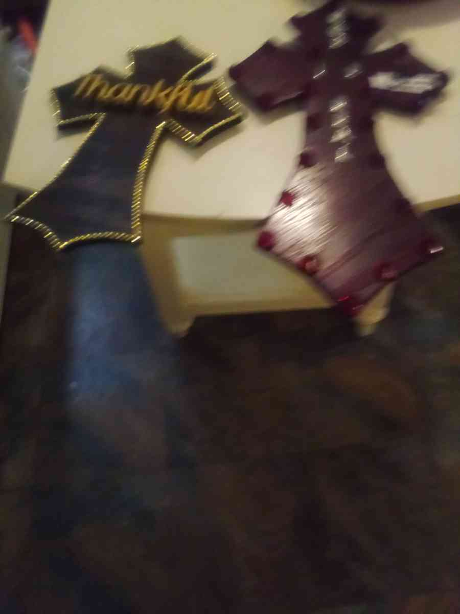 arts crafts shelves set and cross set - Lubbock, Texas