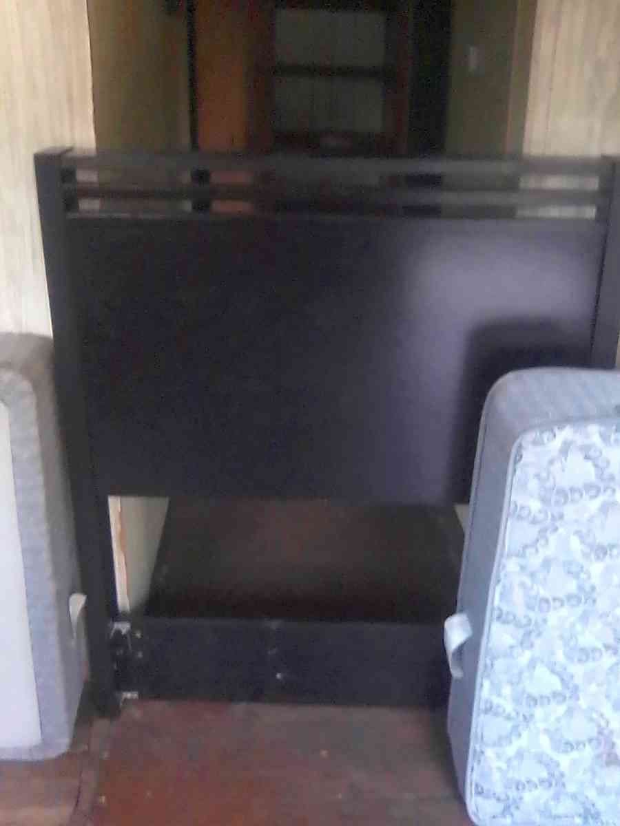 twin size bed used may be once or twice - Ponca City, Oklahoma - FleaMarketBay