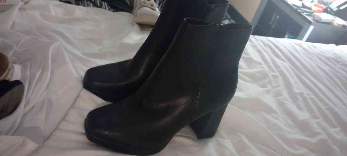 Womens boots brand new - Pearl, Mississippi - FleaMarketBay
