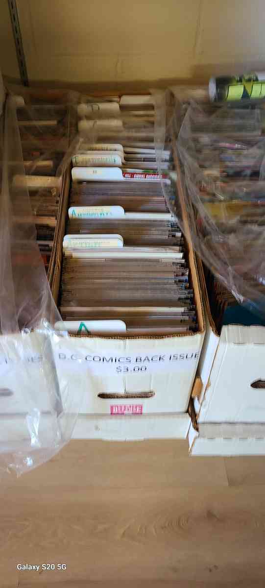 comic book long boxes assorted comics local pickup only - Fontana, California - FleaMarketBay