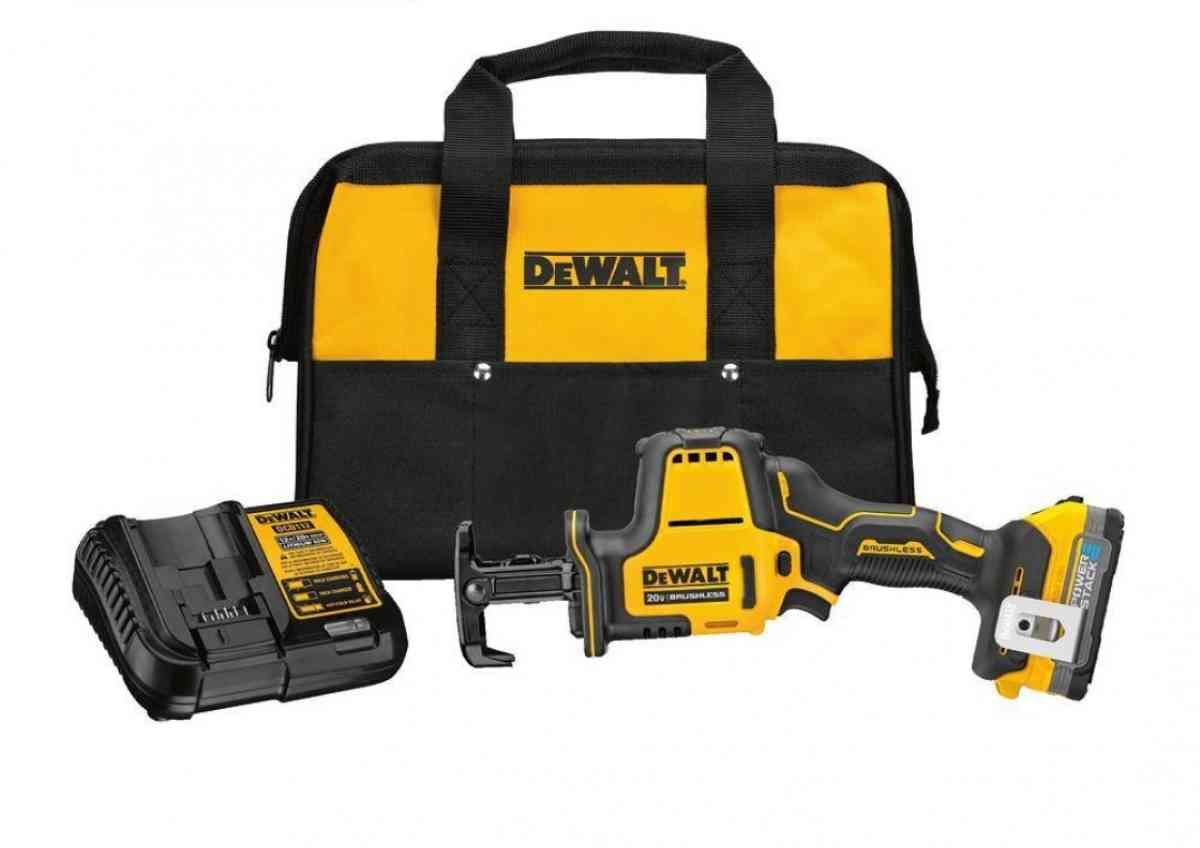 Dewalt reciprocating saw dcs369 w battery and charger - Portland, Oregon