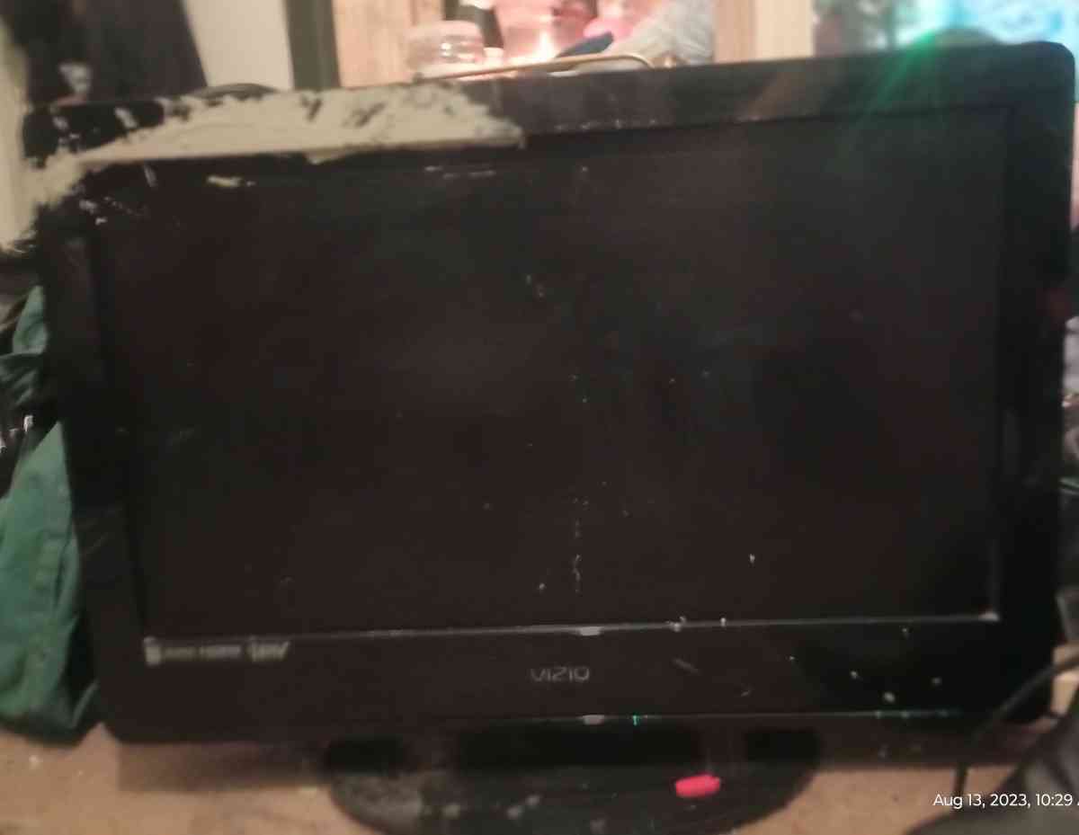 26 inch hd lcd Vizio tv - Tulsa, Oklahoma