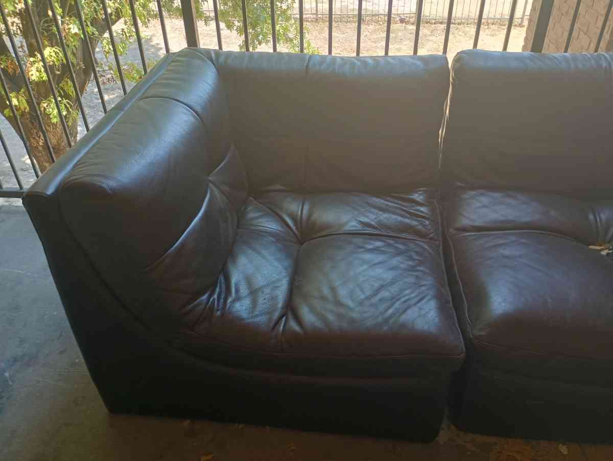 leather couch - Austin, Texas