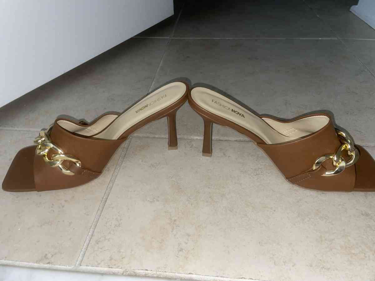 Heels - Woodbridge, Virginia - FleaMarketBay