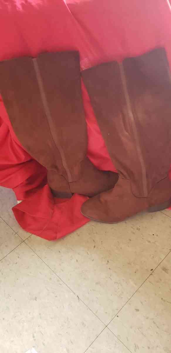 boots - Asheville, North Carolina - FleaMarketBay