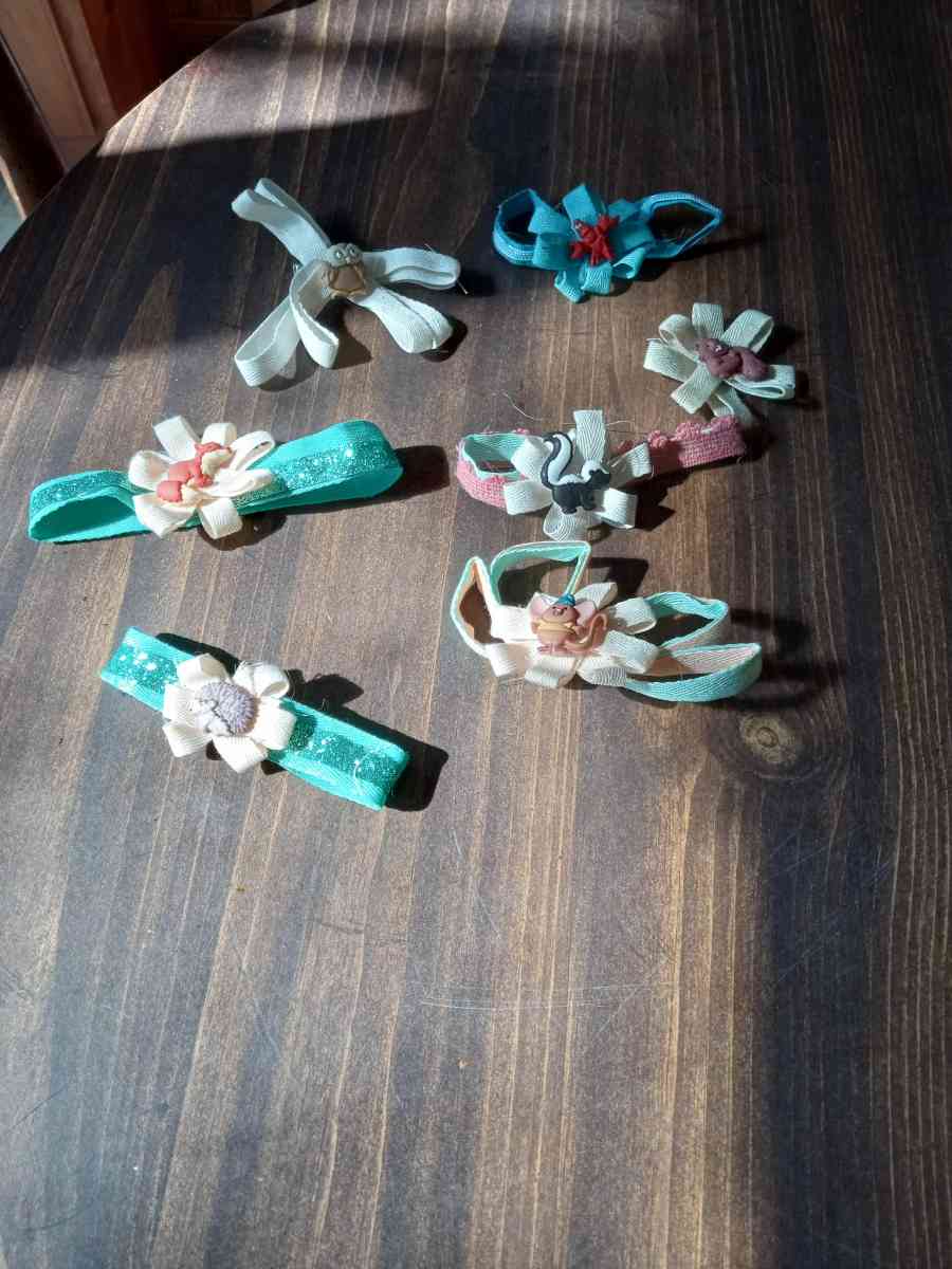 ribbon and fabric and leather hair or gifts bows - Tahlequah, Oklahoma - FleaMarketBay