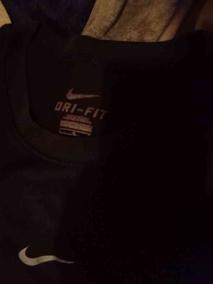 Nike pants and hoodie plus tank top - Detroit, Michigan - FleaMarketBay