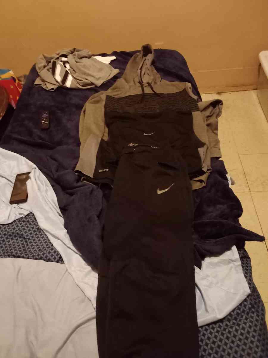 Nike pants and hoodie plus tank top - Detroit, Michigan