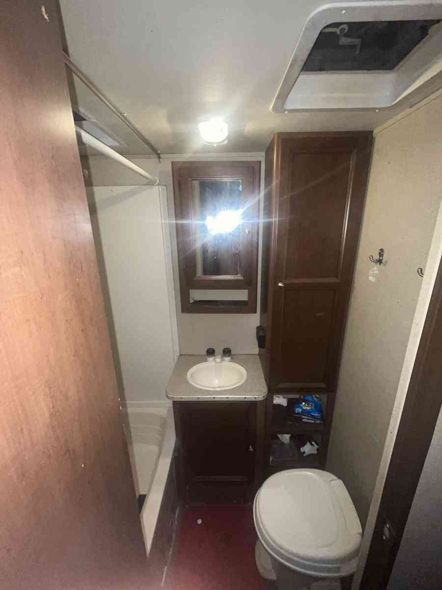 camper - Goose Creek, South Carolina - FleaMarketBay