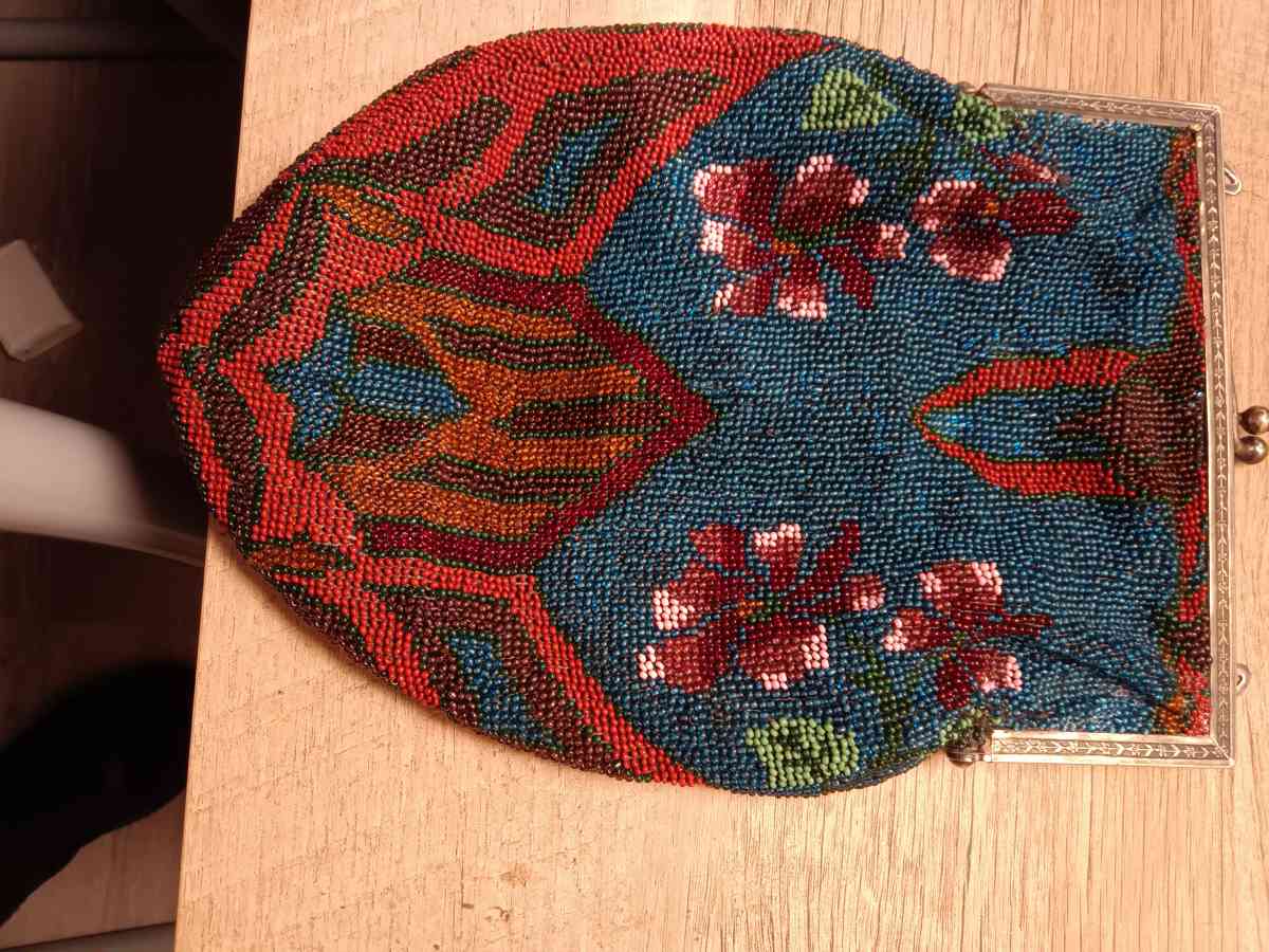 1920  beadedmesh purses