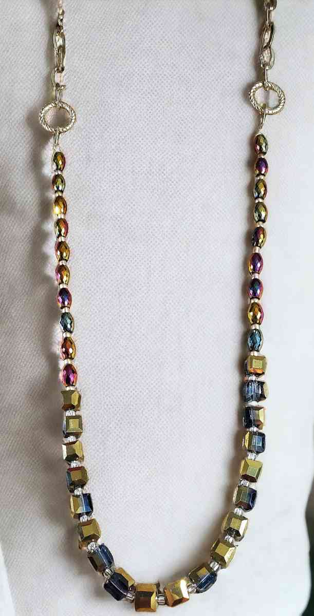 Glass Bead Irredescent Necklace and Earring Set - Youngsville, Louisiana - FleaMarketBay