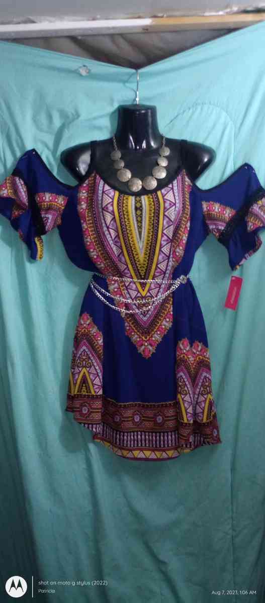 new xl blouse off shoulder - Skiatook, Oklahoma - FleaMarketBay