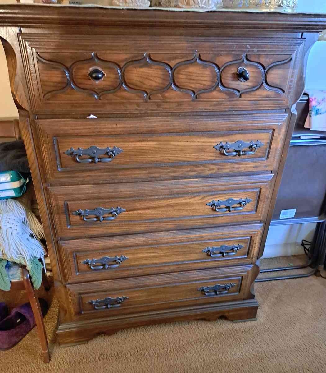 queen bedroom set - Rochester, New York - FleaMarketBay