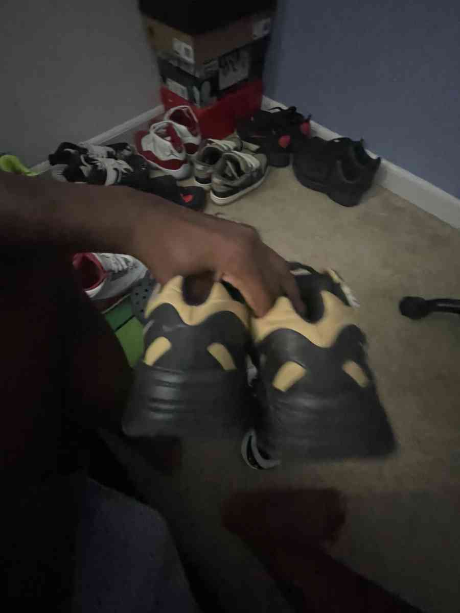 Yezzy 700 honey comb - Statesville, North Carolina